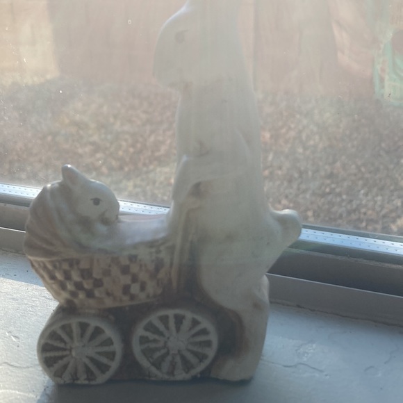 💵3 for $20✅Vintage rabbit with baby carriage figurine - Picture 6 of 7